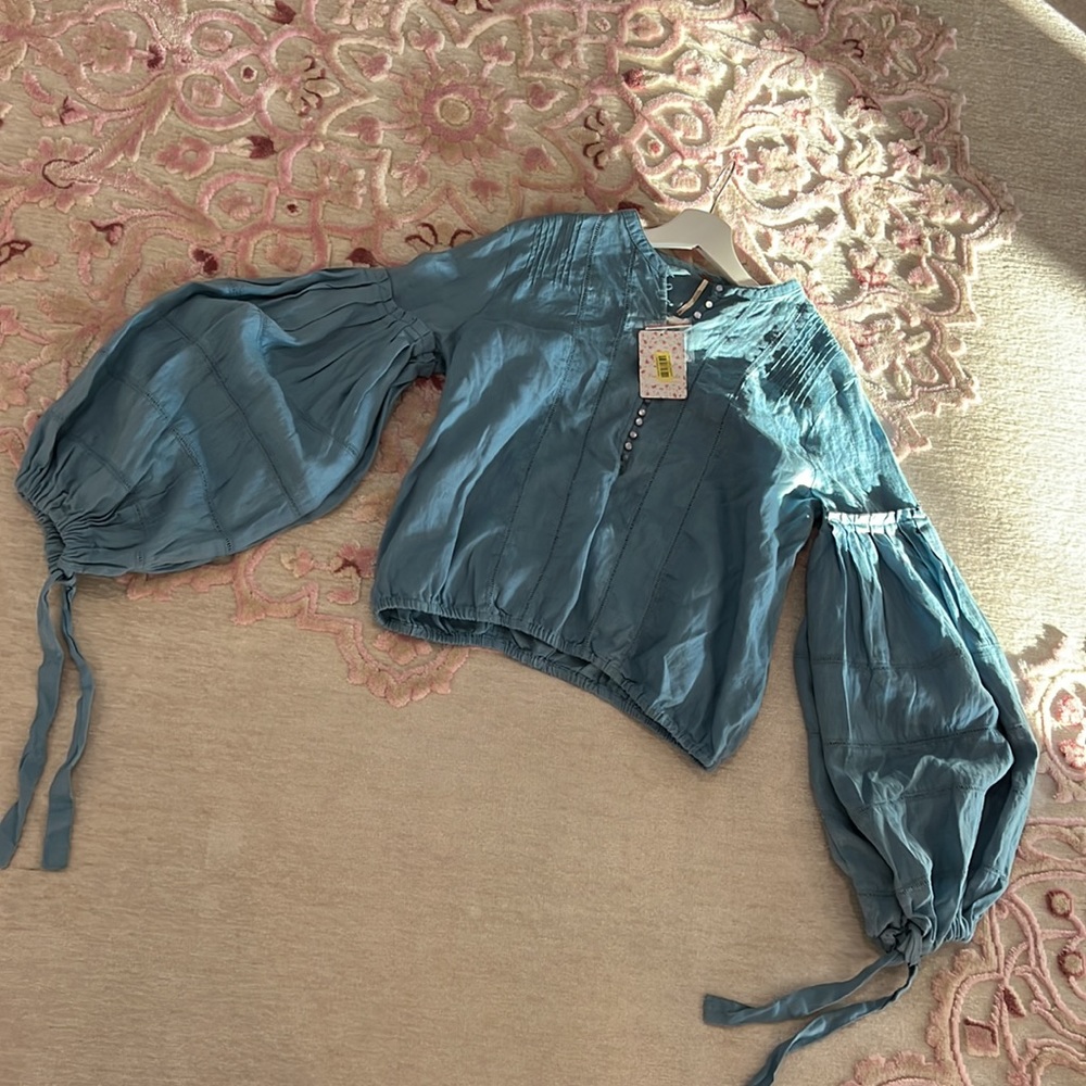 FREE PEOPLE 💯 linen balloon blouse size SP